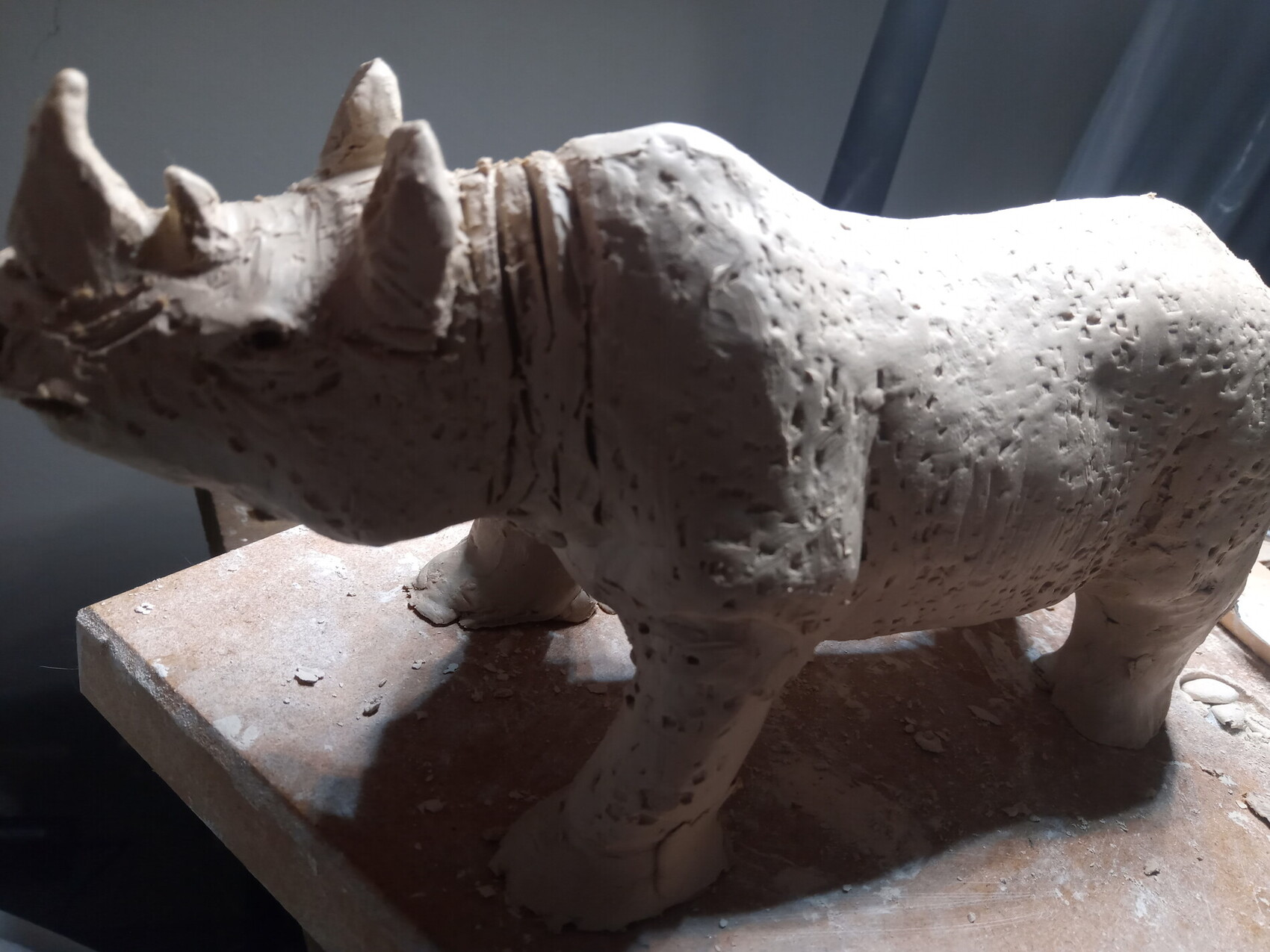 Le rhinoceros en argile