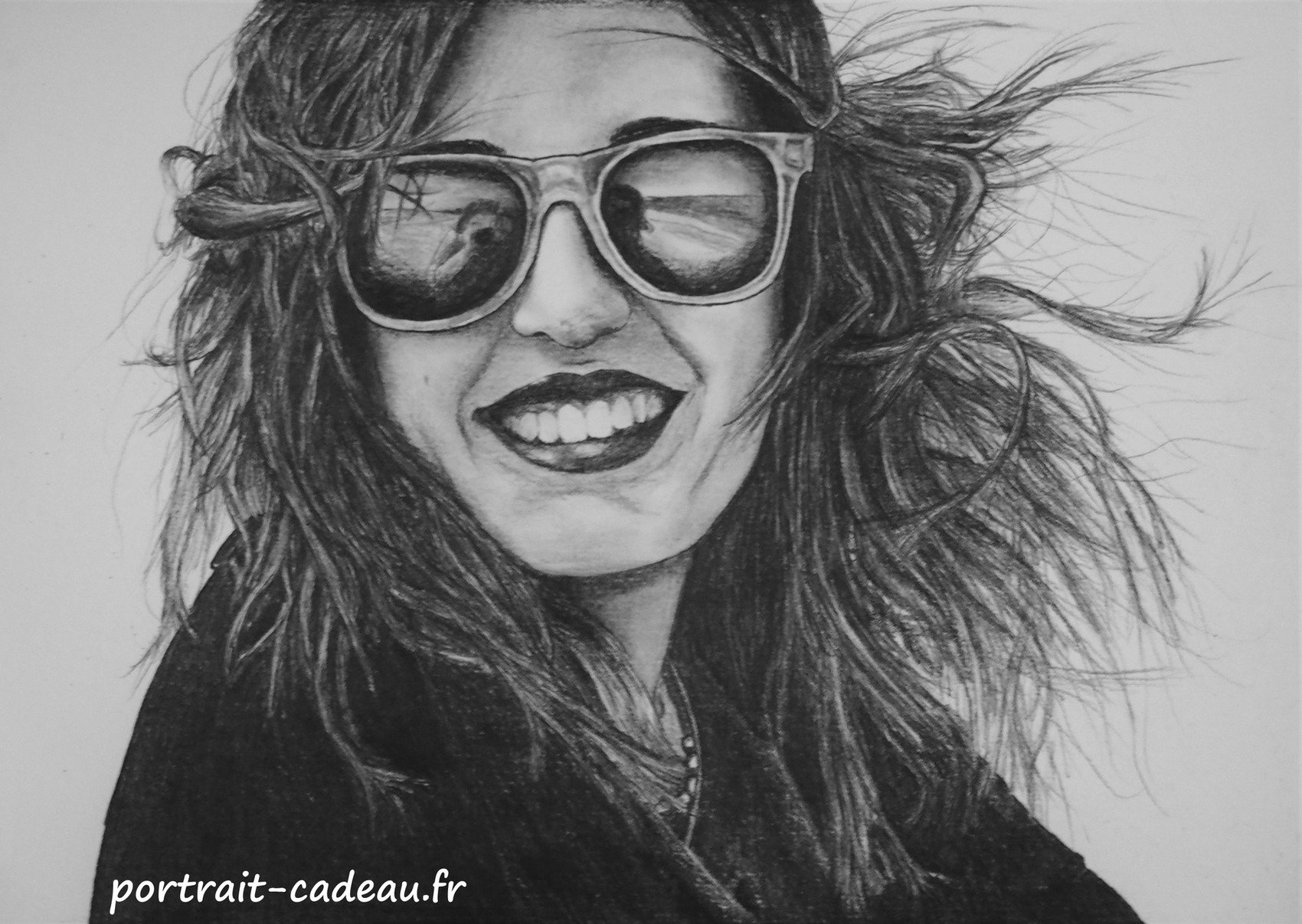 Dessin Portrait en dessin - Femme avec des lunettes de soleil
