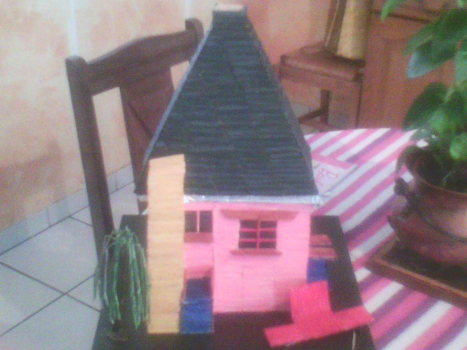 Peinture la maison en allumette.