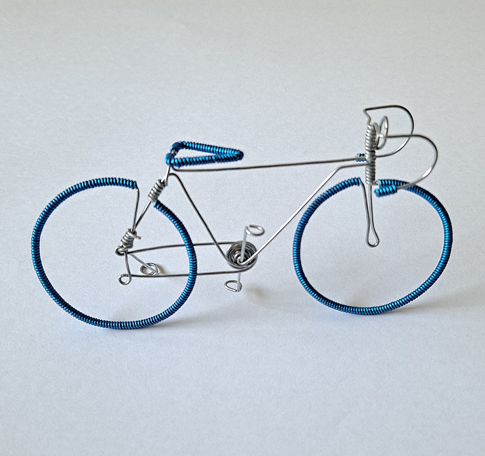 Sculpture Vélo miniature en métal