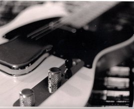 Guitare garde un oeil ouvert