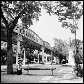 Femmes sur le boulevard de l'Hopital