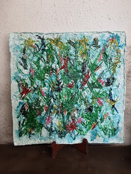 Collision de mouches dans les herbes