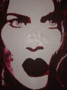 femme au regard fixe