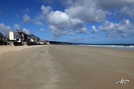 Plage  mar&eacute;e basse