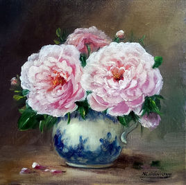 Bouquet de roses au vase bleu