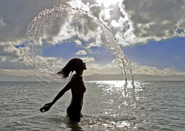 Princesse noire et sa couronne