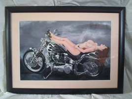 Femme sur  Harley Davidson