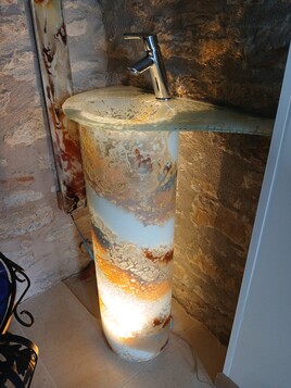 Vasque avec pied en verre