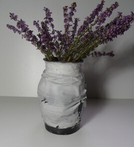 Poterie grise "froissée"