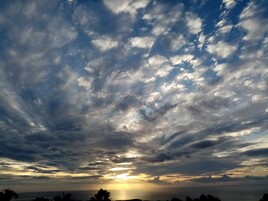 Des nuages dans les yeux.
