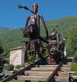 Sculpture de 6m de haut sur le rond_point de Pierrefite-Nestalas dans les Hautes Pyrénées(65)
