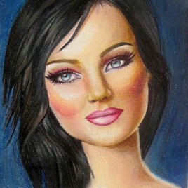 Femme fantaisique elle est brune aux yeux bleus