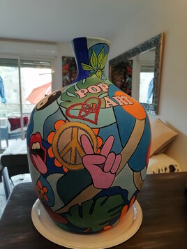 Vase face 1