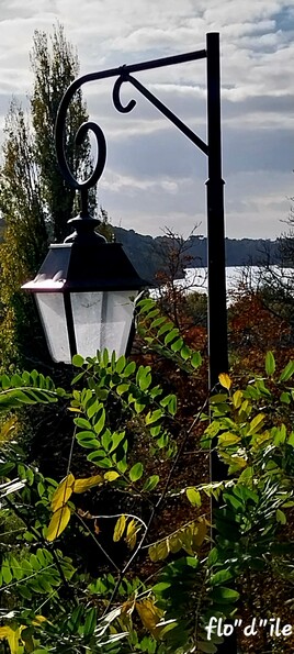 LES CHEMINS DE LUMIÈRE