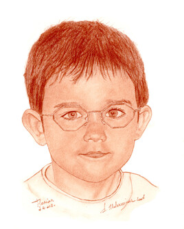 Petit gar&ccedil;on aux lunettes