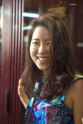 a lady from Korea visit Saigon
