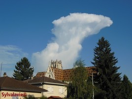 le nuage et l'église