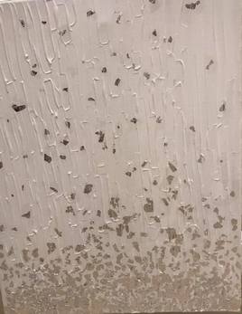 Pluie d'argent sur nuit blanche.