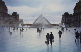 Songe sur la Pyramide du Louvre