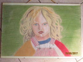 Petite fille sauvage au parc