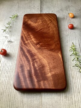 Planche &agrave; d&eacute;couper/service en acajou