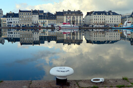 Cherbourg par temps calme
