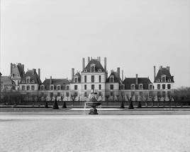 Chateau de Fontainebleau (vue intérieur des jardins)