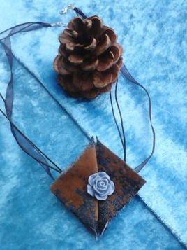 collier femme en denim floqué brun