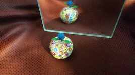 Pot et  fleur motif sculpter et peinte a la main