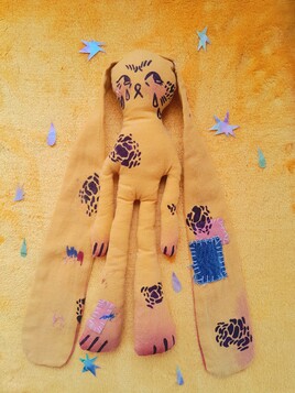 Peluche de lapin jaune