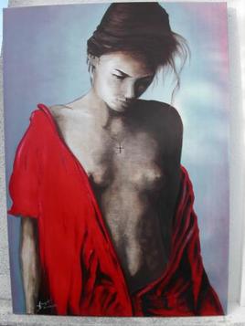Femme nue avec chemise rouge