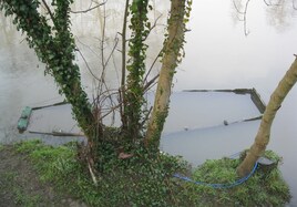 La barque qui prend l'eau