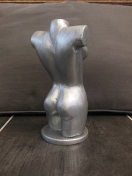 Buste femme nue gris métal