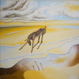 Biche jouant avec les vagues