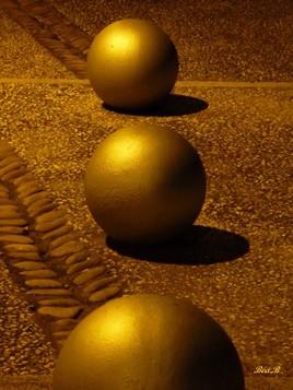 Les trois boules d'or