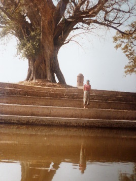 Naoko &agrave; Bodhnath  .( N&eacute;pal )