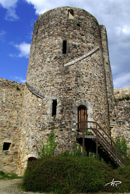 Tour d'angle du château fort de Saint Sauveur le Vicomte
