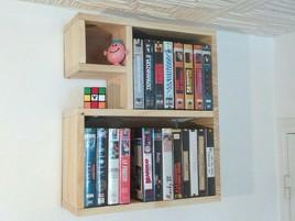 Étagère murale VHS "Bruce Villis"