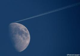 l'avion qui frôla la lune