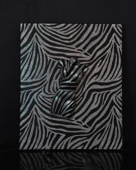 Toile z&eacute;br&eacute;e paillet&eacute;e avec buste femme