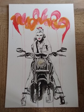 Pin-up &agrave; Moto