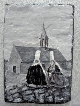 "Bigoud&egrave;nes face &agrave; la chapelle"