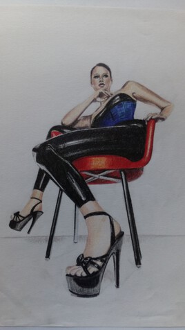 femme sexy Latex sur chaise rouge