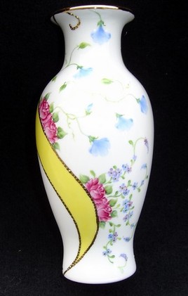 petit vase en porcelaine