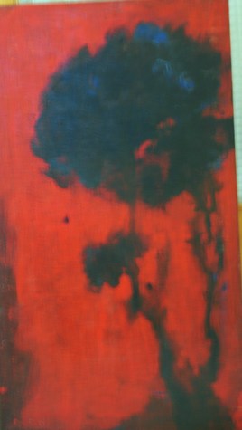 arbre sur fond rouge