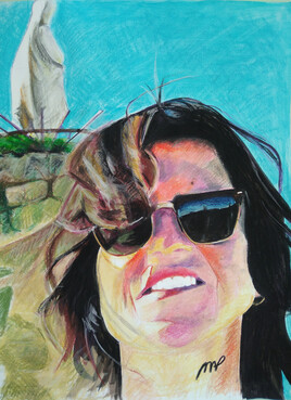 Sourire under the rock