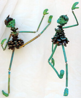 balet de pommes de pin marionnettes à fils Jf Gantner