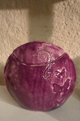 boite ou vase violet