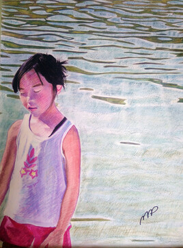 La petite fille songeuse au bord de l'eau